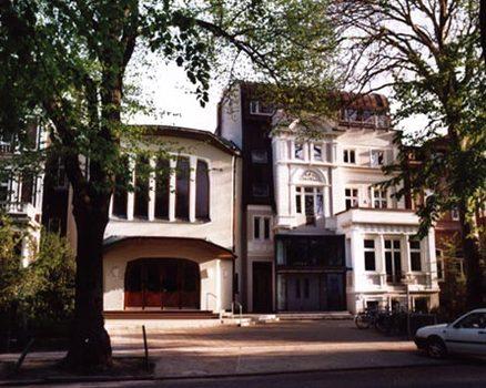 Johannes-Kirche und Gemeindehaus Johnsallee Johannes-Kirche und Gemeindehaus Johnsallee